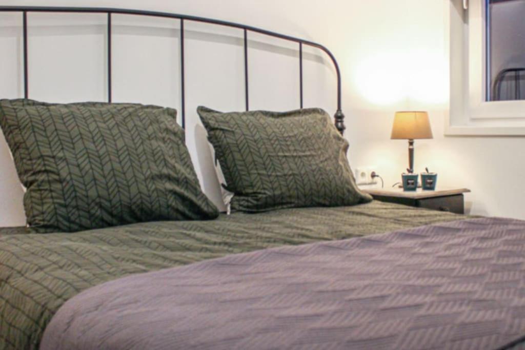 Wellness Chalet Met Jacuzzi, Sauna, Omheinde Tuin, Sint Annaland Zewnętrze zdjęcie
