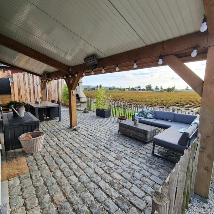 Wellness Chalet Met Jacuzzi, Sauna, Omheinde Tuin, Sint Annaland Zewnętrze zdjęcie