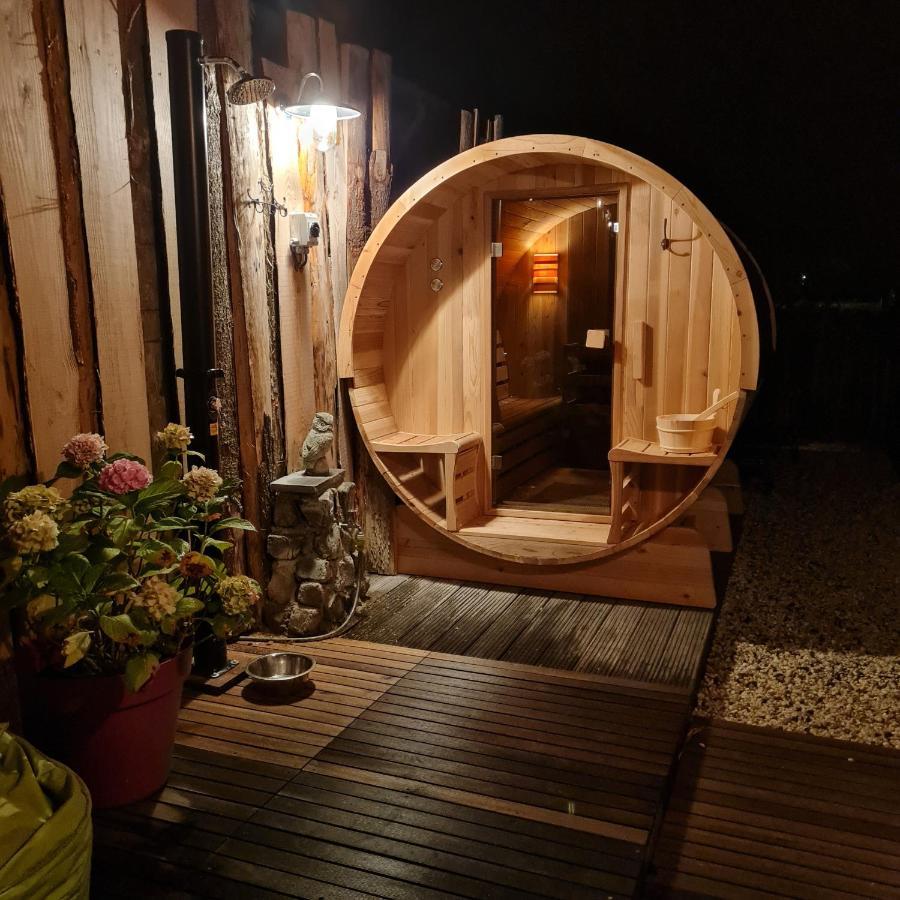 Wellness Chalet Met Jacuzzi, Sauna, Omheinde Tuin, Sint Annaland Zewnętrze zdjęcie